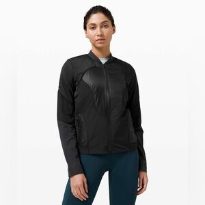 Lululemon Polar Pace Running Jacket in Black size 6